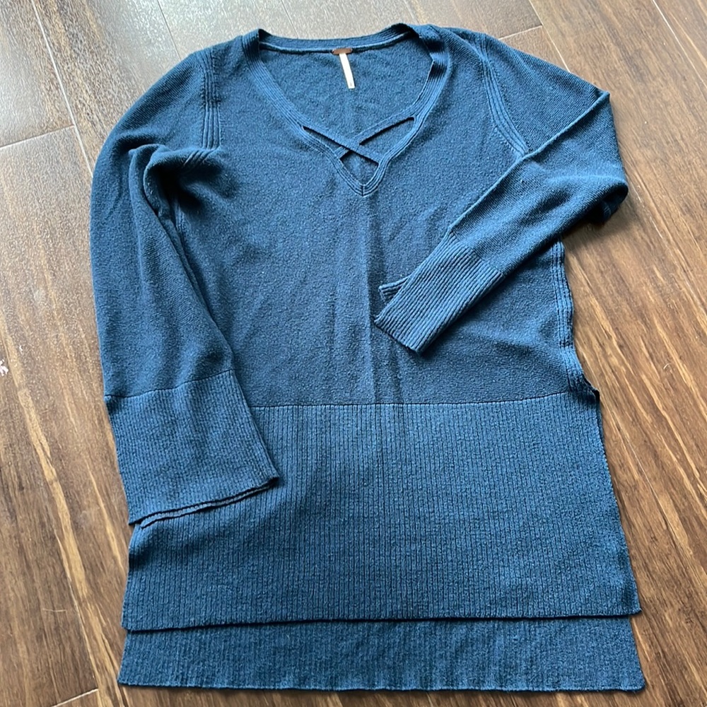 EUC free people Cross Front Knit Tunic Top - Picture 3 of 9